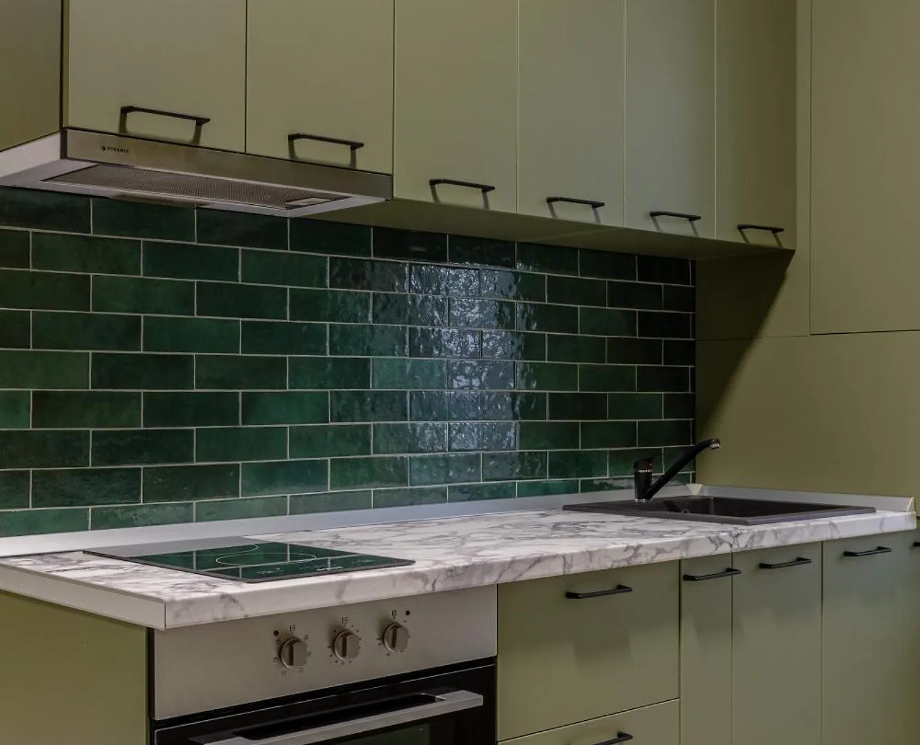 Serene 1Br Apartment In University Square Boekarest